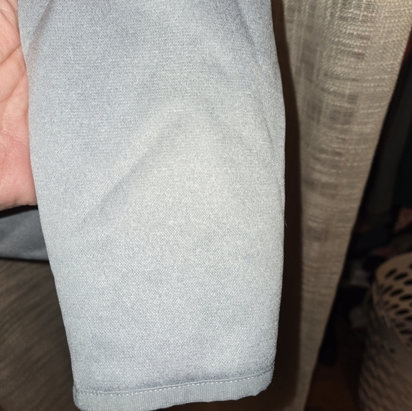 Under Armor Gray embrossed hoodie Large - Picture 3 of 12